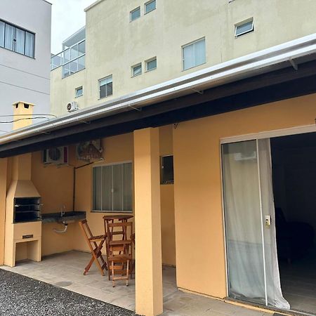 Вилла Casa Entre Dois Mares - Casa Laranja Бомбиньяс Экстерьер фото